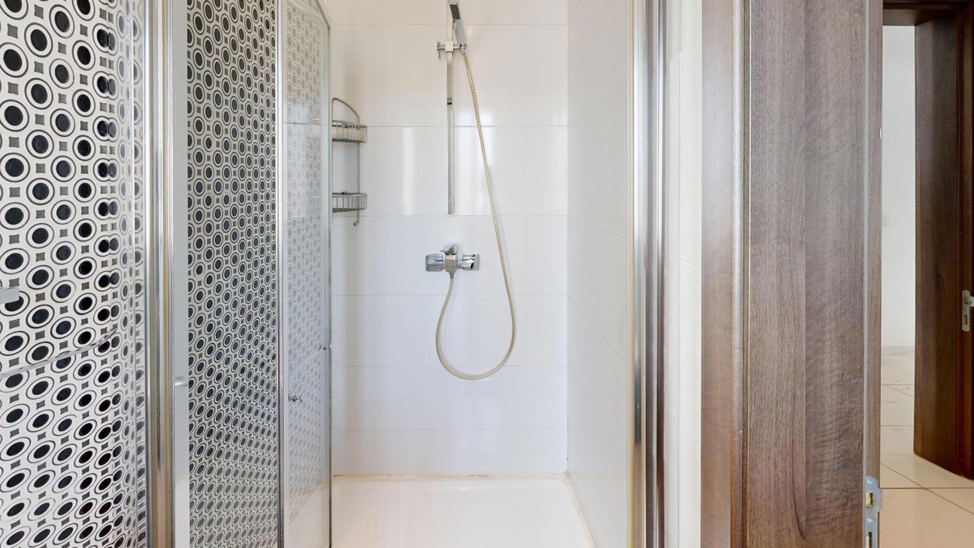 Amazing Spacious Apartment With Bbq & Jacuzzi Saint Julian's ภายนอก รูปภาพ