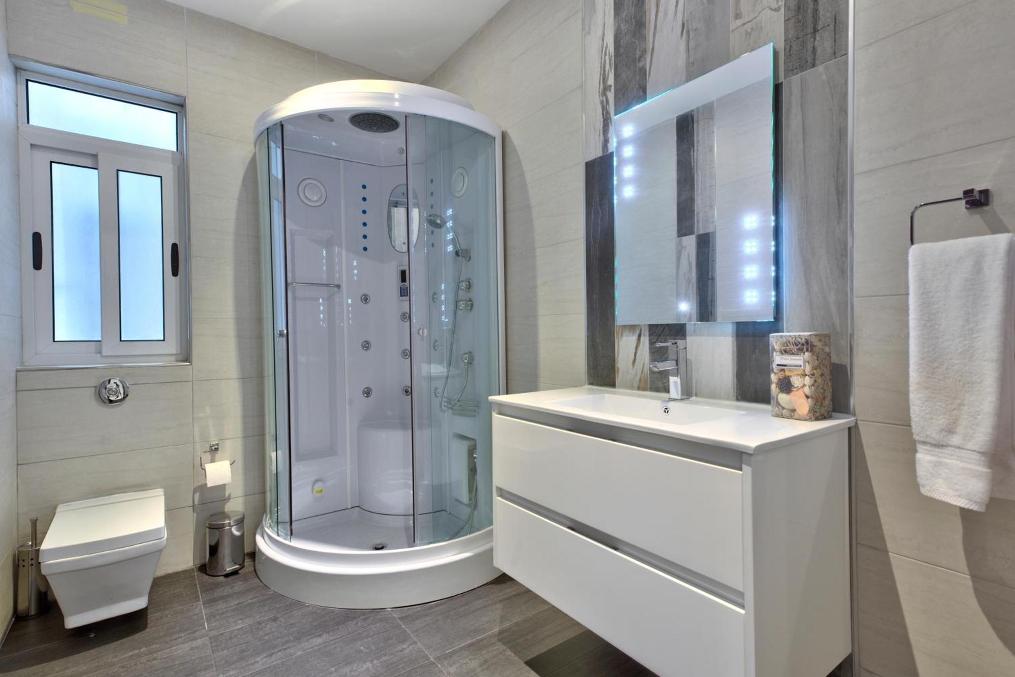 Amazing Spacious Apartment With Bbq & Jacuzzi Saint Julian's ภายนอก รูปภาพ